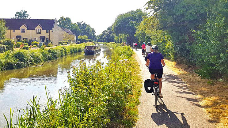 Burford  Bibury   37km
