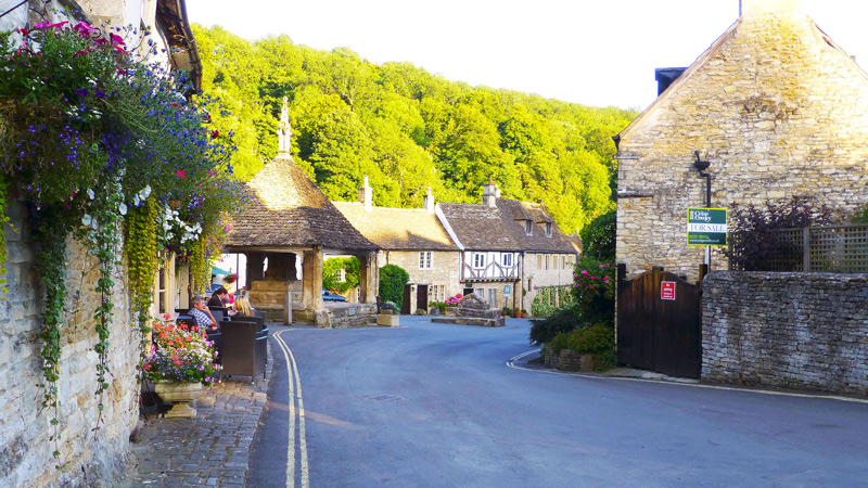 Tetbury  Corsham  46km